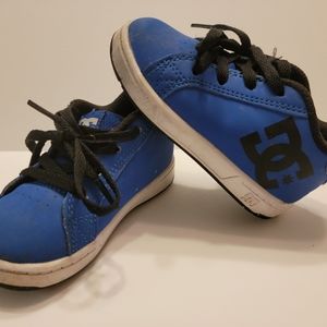 DC Shoes size 5T Blue Leather Sneaker